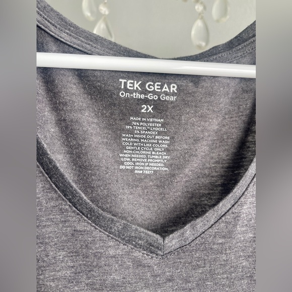 Women’s Tek Gear Long Sleeve Tshirt 2X - Picture 3 of 5